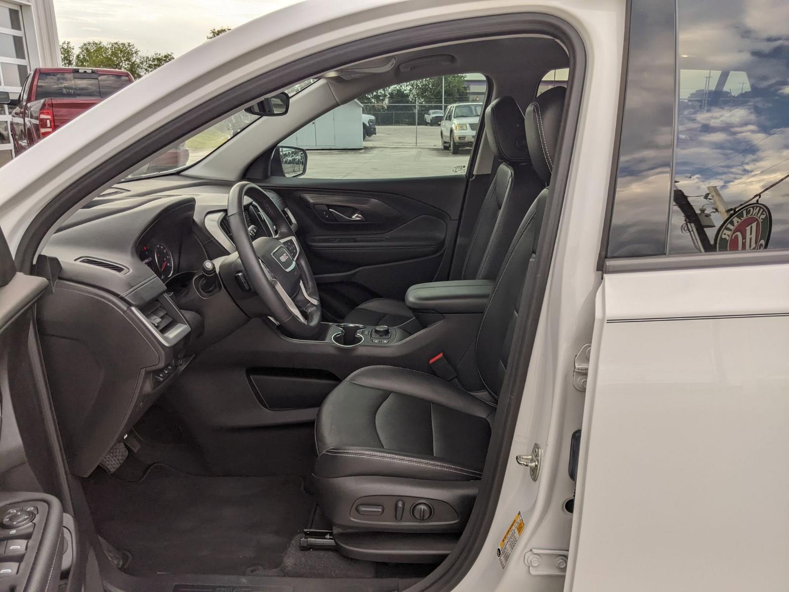 2022 GMC Terrain Vehicle Photo in Seguin, TX 78155