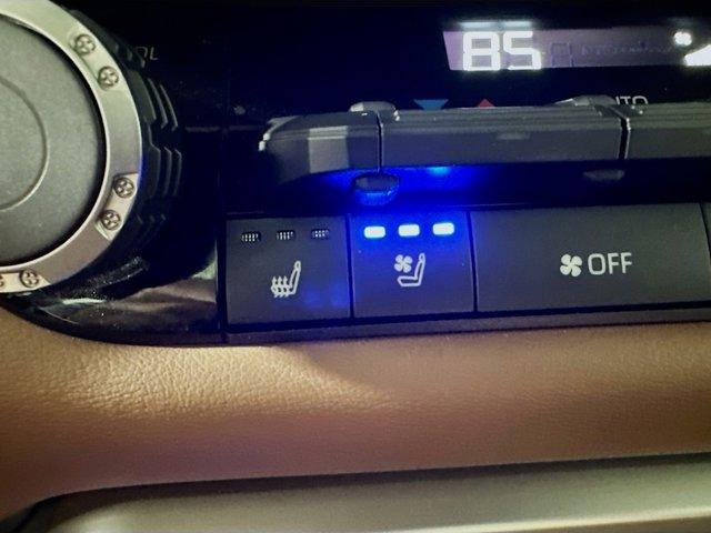 2023 Toyota Tundra 4WD Vehicle Photo in Flemington, NJ 08822