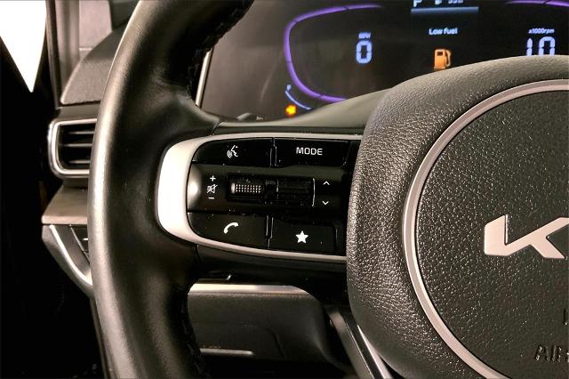 2023 Kia Sportage Vehicle Photo in Lees Summit, MO 64086