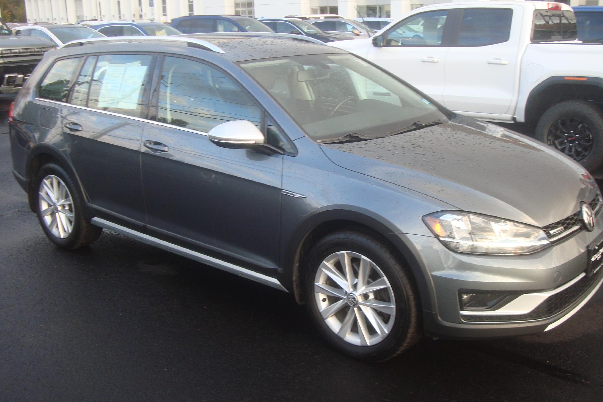 2018 Volkswagen Golf Alltrack Vehicle Photo in PORTSMOUTH, NH 03801-4196