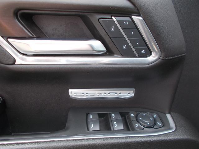 2024 GMC Sierra 1500 Vehicle Photo in LOWELL, MA 01852-4336