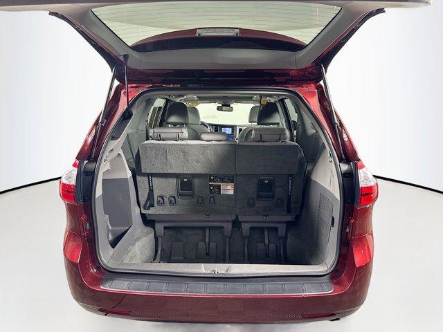 2019 Toyota Sienna Vehicle Photo in Flemington, NJ 08822