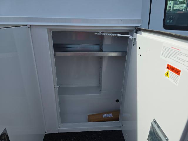 2025 Chevrolet Express Commercial Cutaway Vehicle Photo in INDEPENDENCE, MO 64055-1314