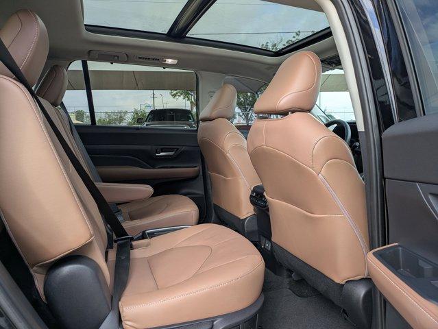 2024 Toyota Grand Highlander Vehicle Photo in SELMA, TX 78154-1459
