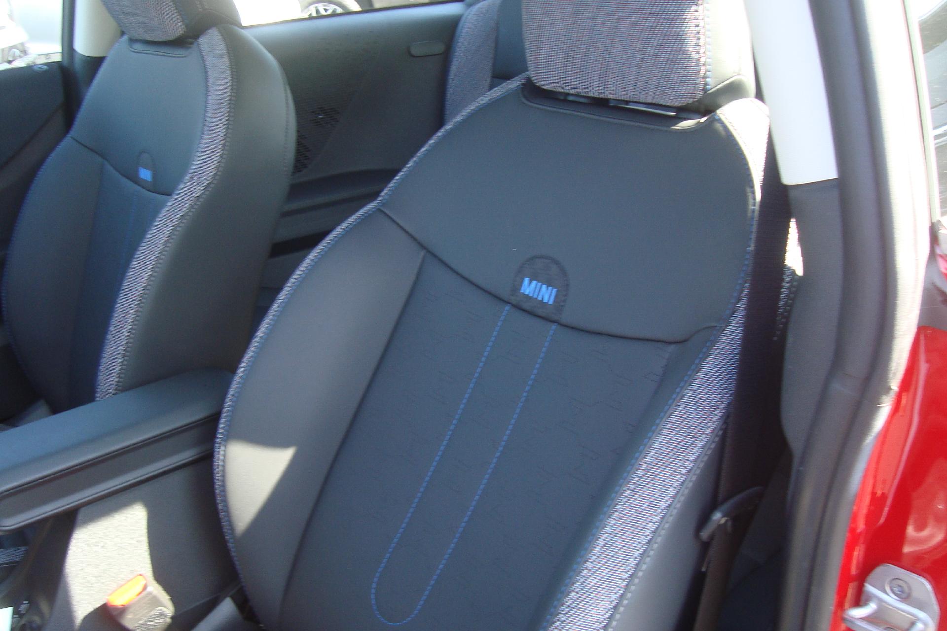 2025 MINI Cooper S Hardtop 2 Door Vehicle Photo in PORTSMOUTH, NH 03801-4196