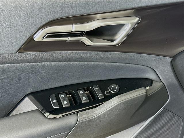 2025 Kia Sportage Hybrid Vehicle Photo in Everett, WA 98204