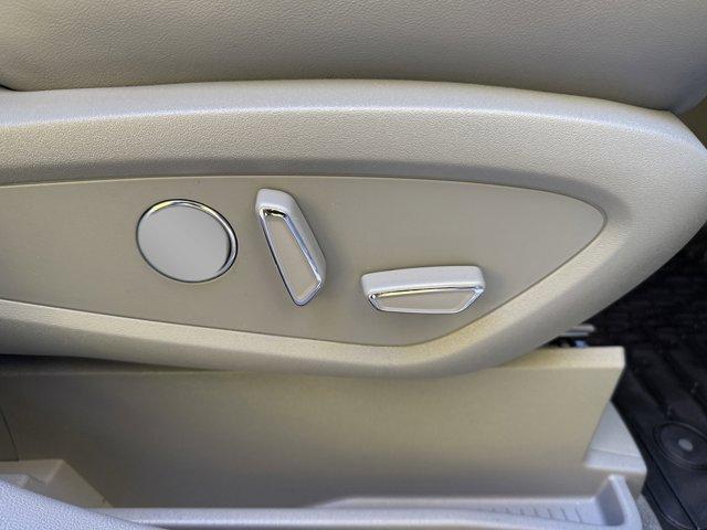 2023 Lincoln Nautilus Vehicle Photo in LEOMINSTER, MA 01453-2952