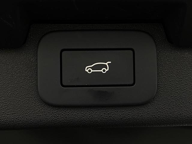 2025 Land Rover Discovery Vehicle Photo in Appleton, WI 54913