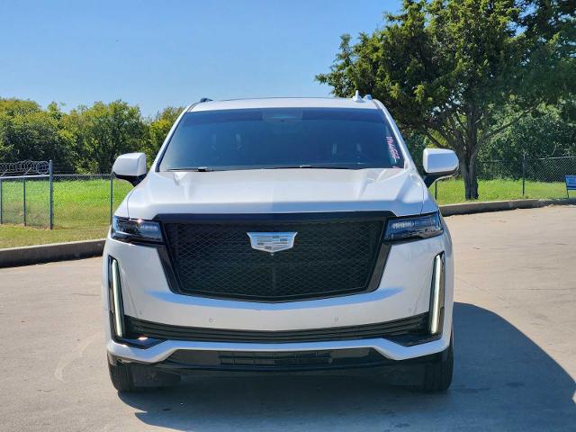 2022 Cadillac Escalade ESV Vehicle Photo in DENTON, TX 76210-9321