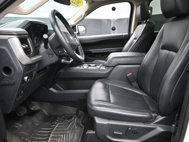 2022 Ford Expedition Vehicle Photo in Cedar Rapids, IA 52402