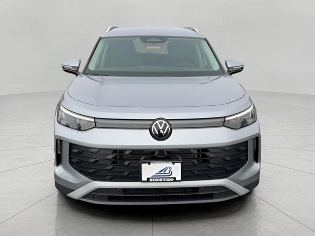2025 Volkswagen Tiguan Vehicle Photo in Oshkosh, WI 54904
