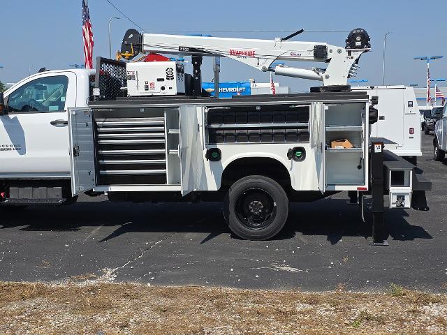 2024 Chevrolet Silverado Chassis Cab Vehicle Photo in INDEPENDENCE, MO 64055-1314