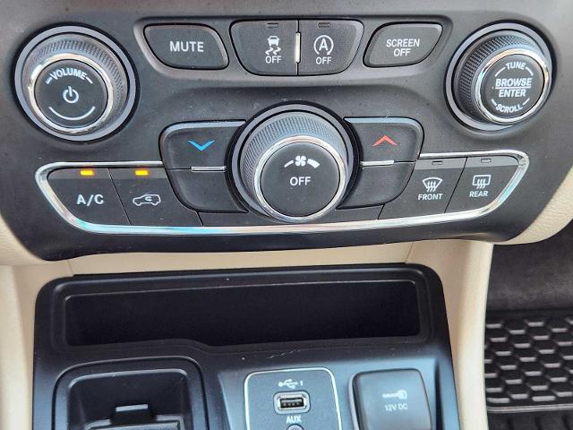 2019 Jeep Cherokee Vehicle Photo in DENTON, TX 76210-9321