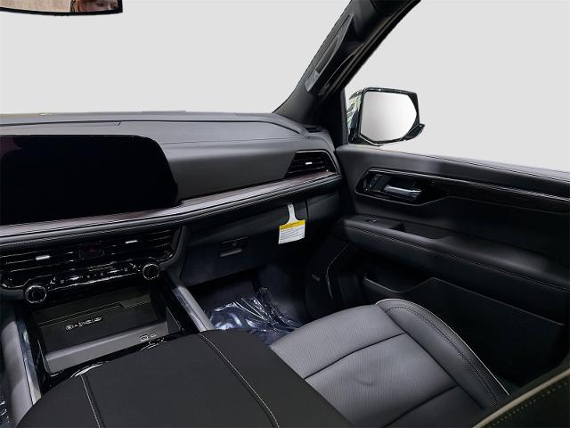 2025 Chevrolet Suburban Vehicle Photo in EVERETT, WA 98203-5662