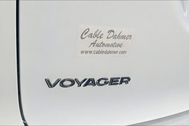 2021 Chrysler Voyager Vehicle Photo in KANSAS CITY, MO 64114-4502