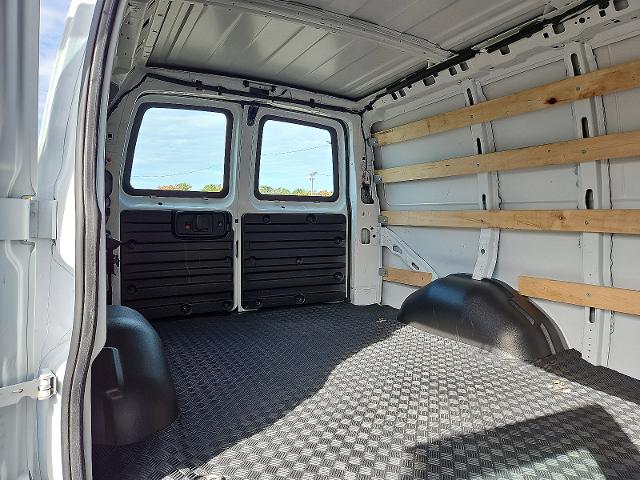 2023 GMC Savana Cargo 2500 Vehicle Photo in TREVOSE, PA 19053-4984