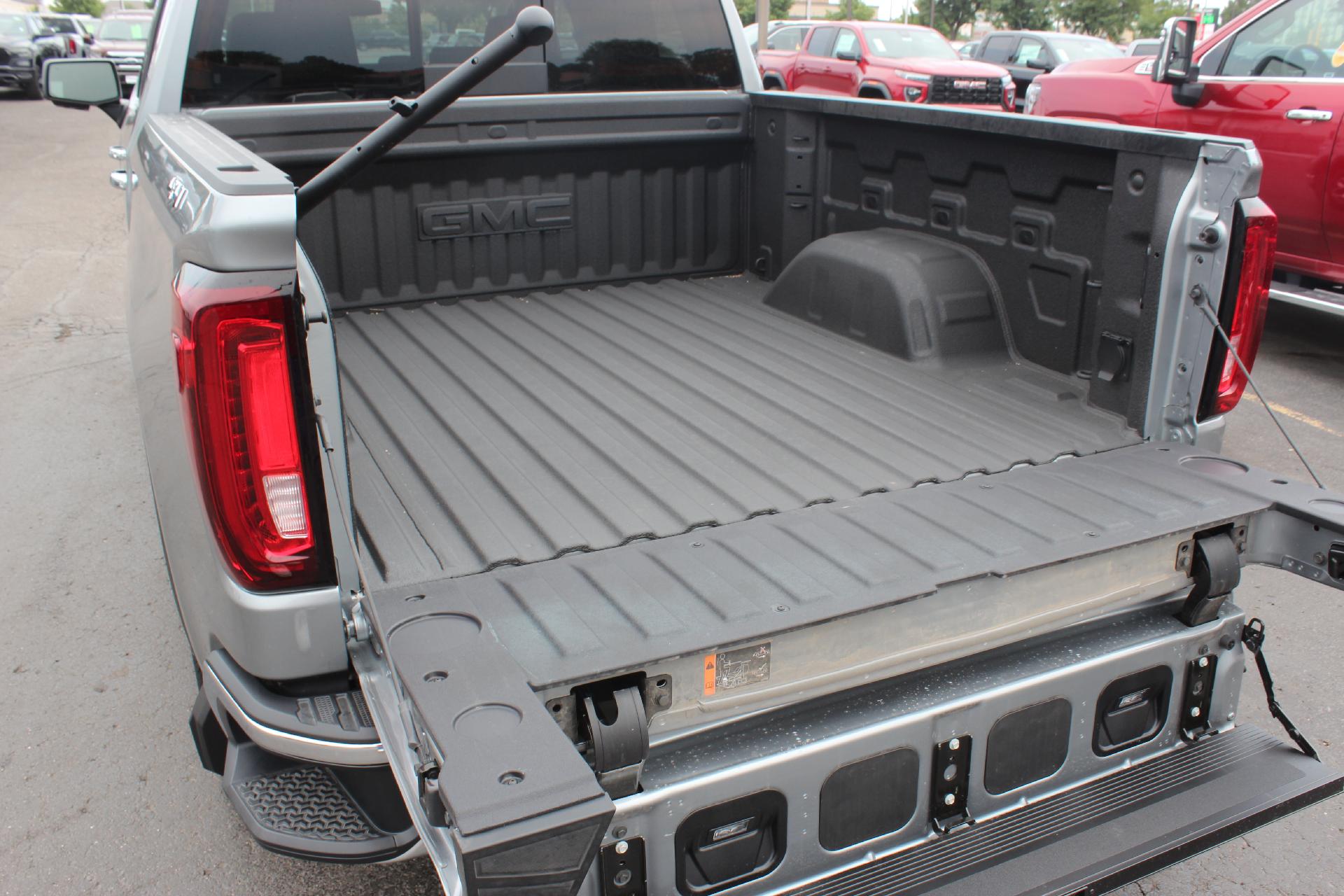 2025 GMC Sierra 1500 Vehicle Photo in AURORA, CO 80012-4011