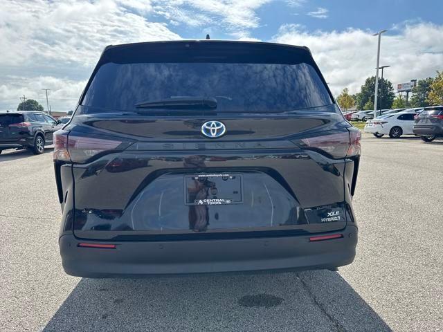 2023 Toyota Sienna Vehicle Photo in Jonesboro, AR 72404