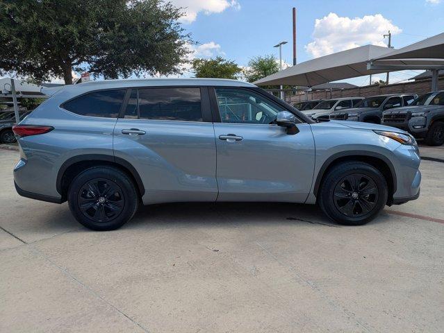 2023 Toyota Highlander Vehicle Photo in San Antonio, TX 78209