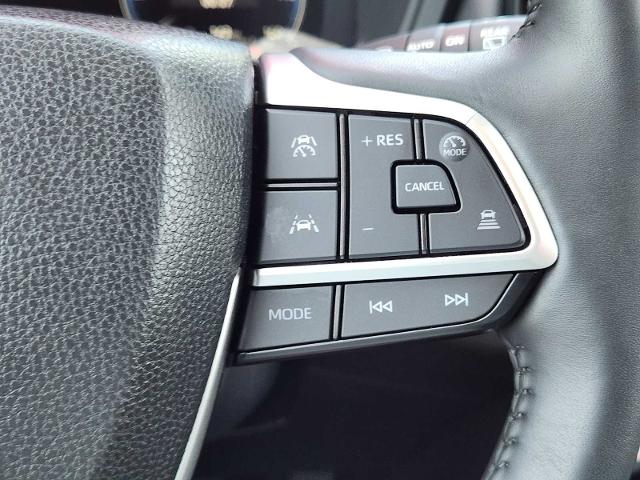 2024 Toyota Grand Highlander Vehicle Photo in DENTON, TX 76210-9321