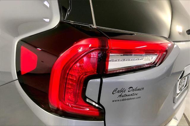 2024 GMC Terrain Vehicle Photo in Lees Summit, MO 64086