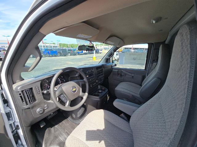 2025 Chevrolet Express Commercial Cutaway Vehicle Photo in INDEPENDENCE, MO 64055-1314