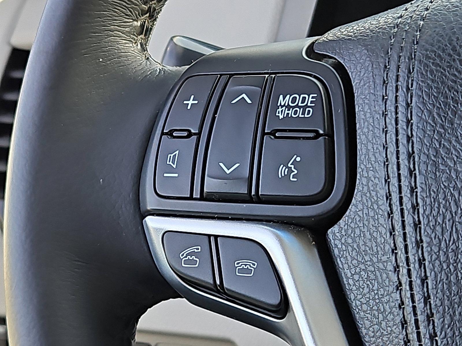 2015 Toyota Sienna Vehicle Photo in Trevose, PA 19053