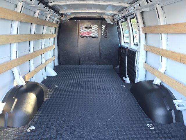 2024 GMC Savana Cargo Van Vehicle Photo in Pleasant Hills, PA 15236