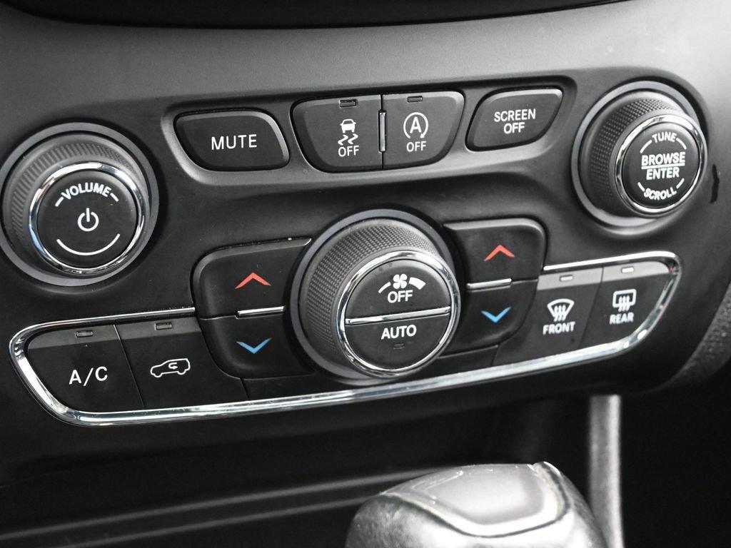 2021 Jeep Cherokee Vehicle Photo in Cedar Rapids, IA 52402