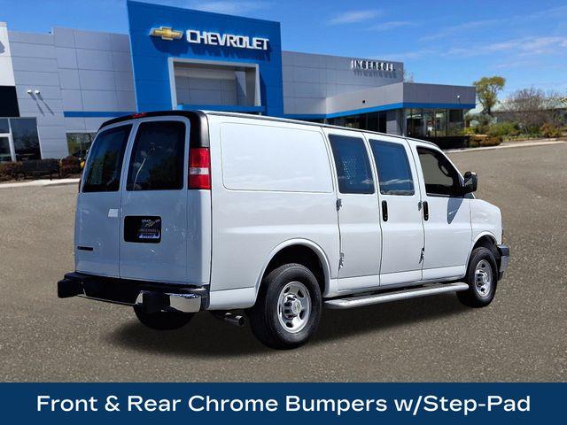 2024 Chevrolet Express Cargo 2500 Vehicle Photo in DANBURY, CT 06810-5034
