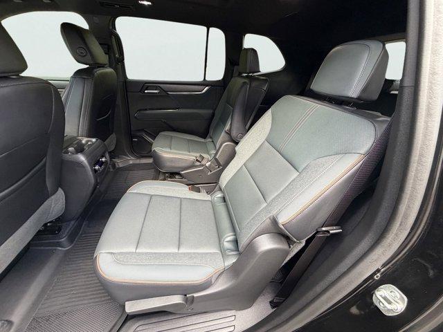 2024 GMC Acadia Vehicle Photo in LEOMINSTER, MA 01453-2952