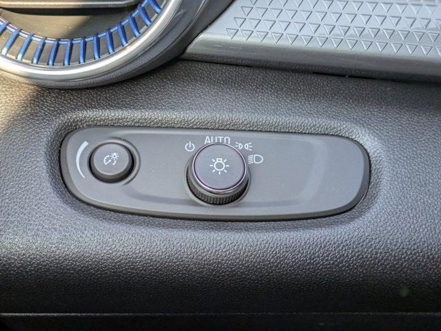 2025 Chevrolet Trax Vehicle Photo in BRUNSWICK, GA 31525-1881