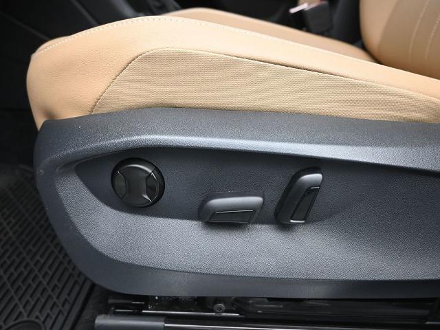 2024 Volkswagen Tiguan Vehicle Photo in Cedar Rapids, IA 52402