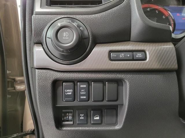 2024 Nissan Titan Vehicle Photo in NEENAH, WI 54956-2243