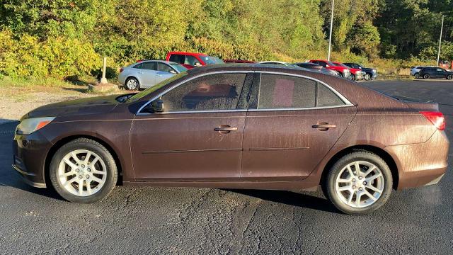 2015 Chevrolet Malibu Vehicle Photo in MOON TOWNSHIP, PA 15108-2571