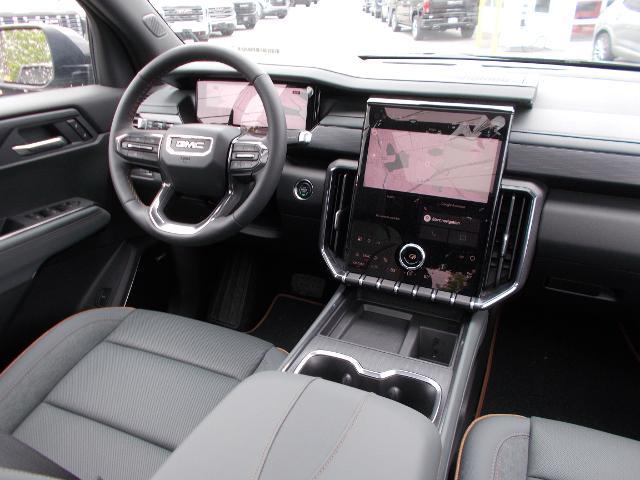 2025 GMC Acadia Vehicle Photo in LOWELL, MA 01852-4336