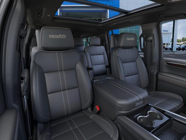2025 Chevrolet Suburban Vehicle Photo in SELMA, TX 78154-1460