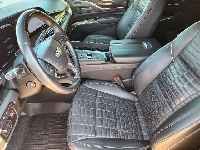2022 Cadillac Escalade ESV Vehicle Photo in DENTON, TX 76210-9321
