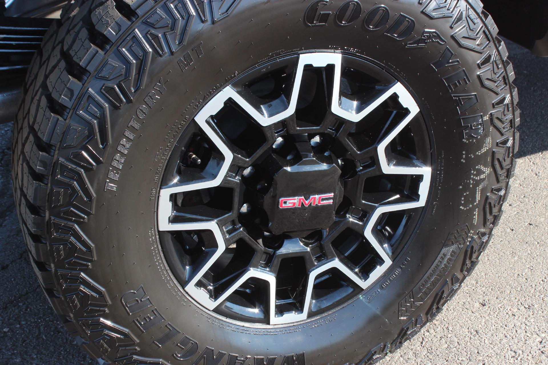 2025 GMC Sierra 2500 HD Vehicle Photo in AURORA, CO 80012-4011