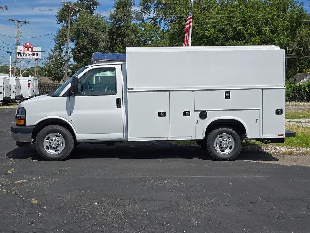 2025 Chevrolet Express Commercial Cutaway Vehicle Photo in INDEPENDENCE, MO 64055-1314