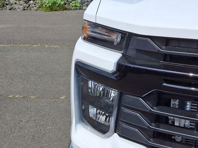 2025 Chevrolet Silverado 3500 HD Chassis Cab Vehicle Photo in DANBURY, CT 06810-5034