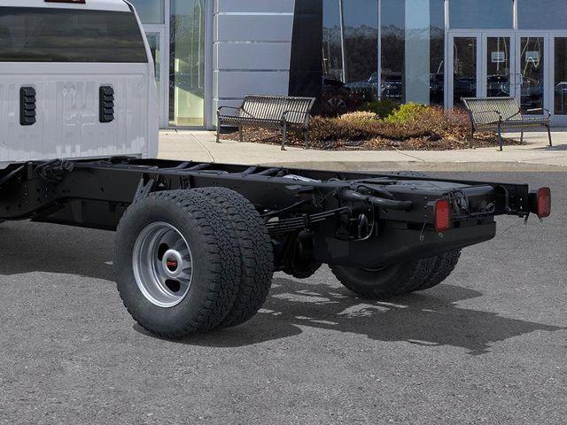 2025 GMC Sierra 3500 HD Chassis Cab Vehicle Photo in DANBURY, CT 06810-5034