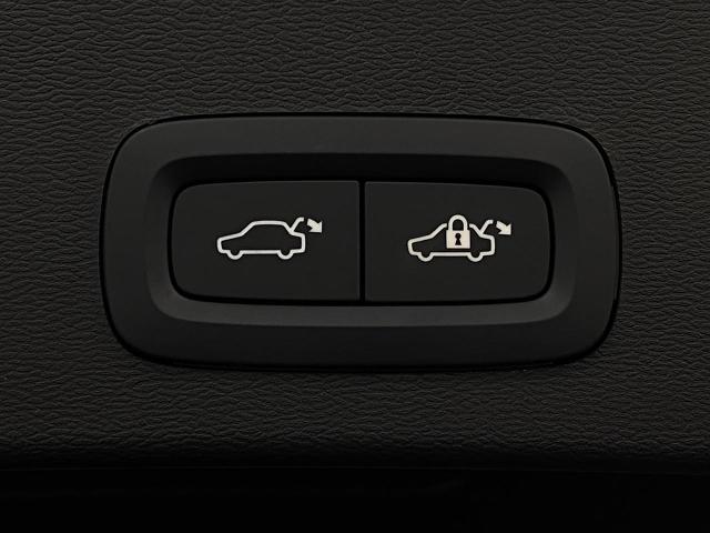 2025 Volvo XC40 Vehicle Photo in Appleton, WI 54913