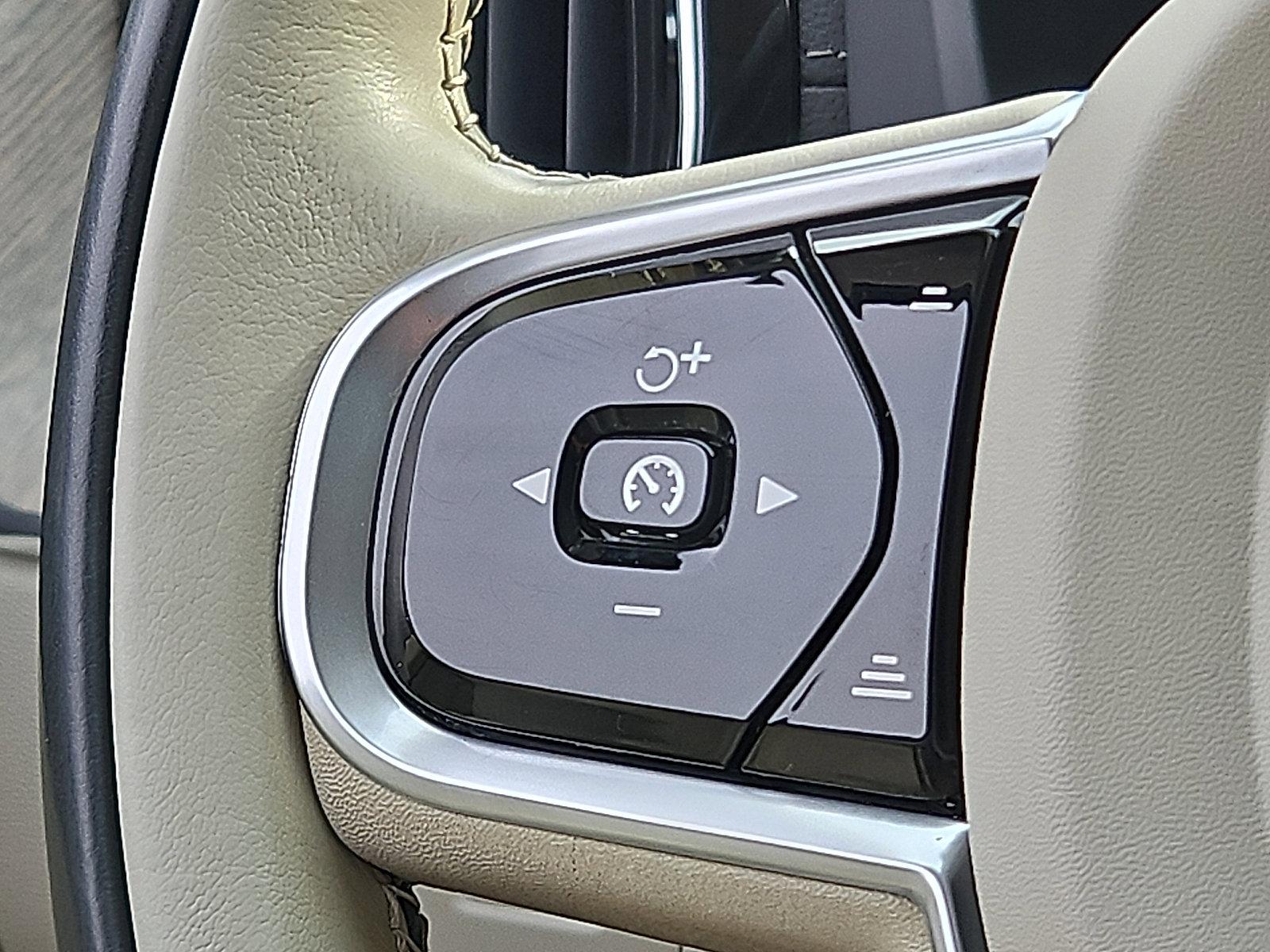 2020 Volvo XC60 Vehicle Photo in Trevose, PA 19053