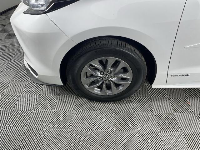 2021 Toyota Sienna Vehicle Photo in GILBERT, AZ 85297-0402