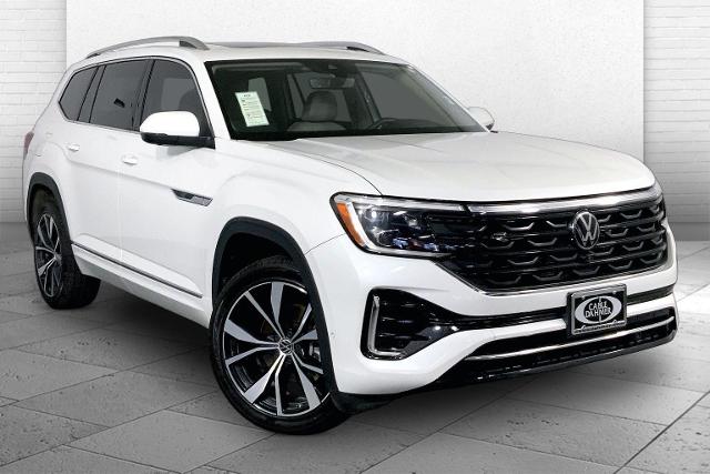 2024 Volkswagen Atlas Vehicle Photo in KANSAS CITY, MO 64114-4502