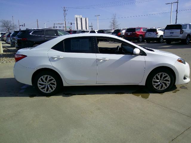 2018 Toyota Corolla Vehicle Photo in Cedar Rapids, IA 52402