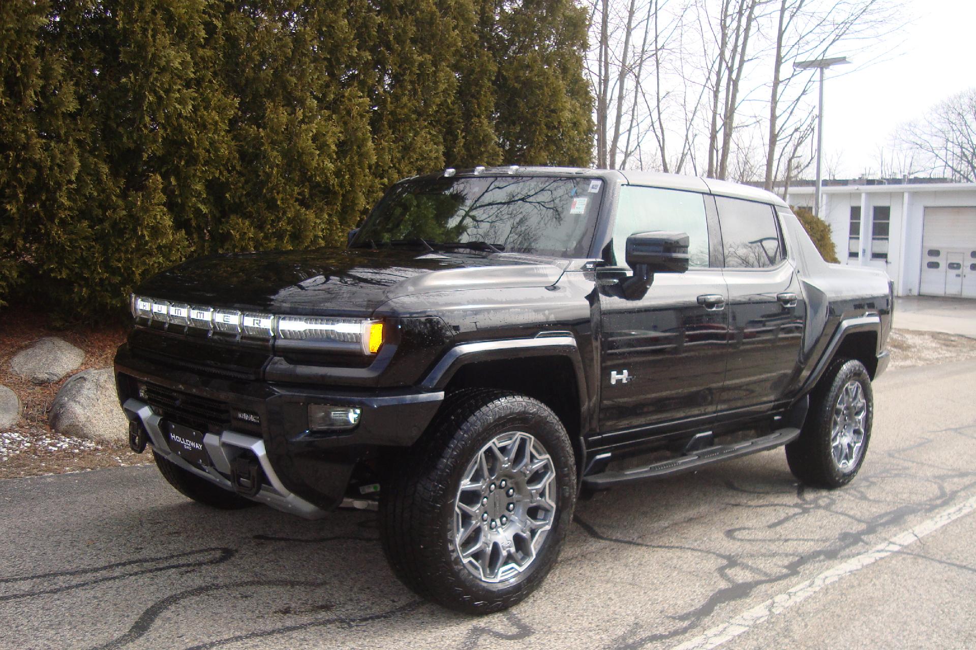 2025 GMC HUMMER EV Pickup Vehicle Photo in PORTSMOUTH, NH 03801-4196