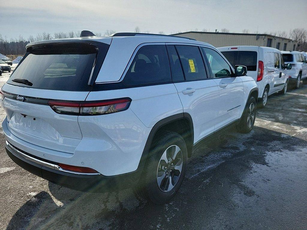 2022 Jeep Grand Cherokee 4xe Vehicle Photo in Cedar Rapids, IA 52402