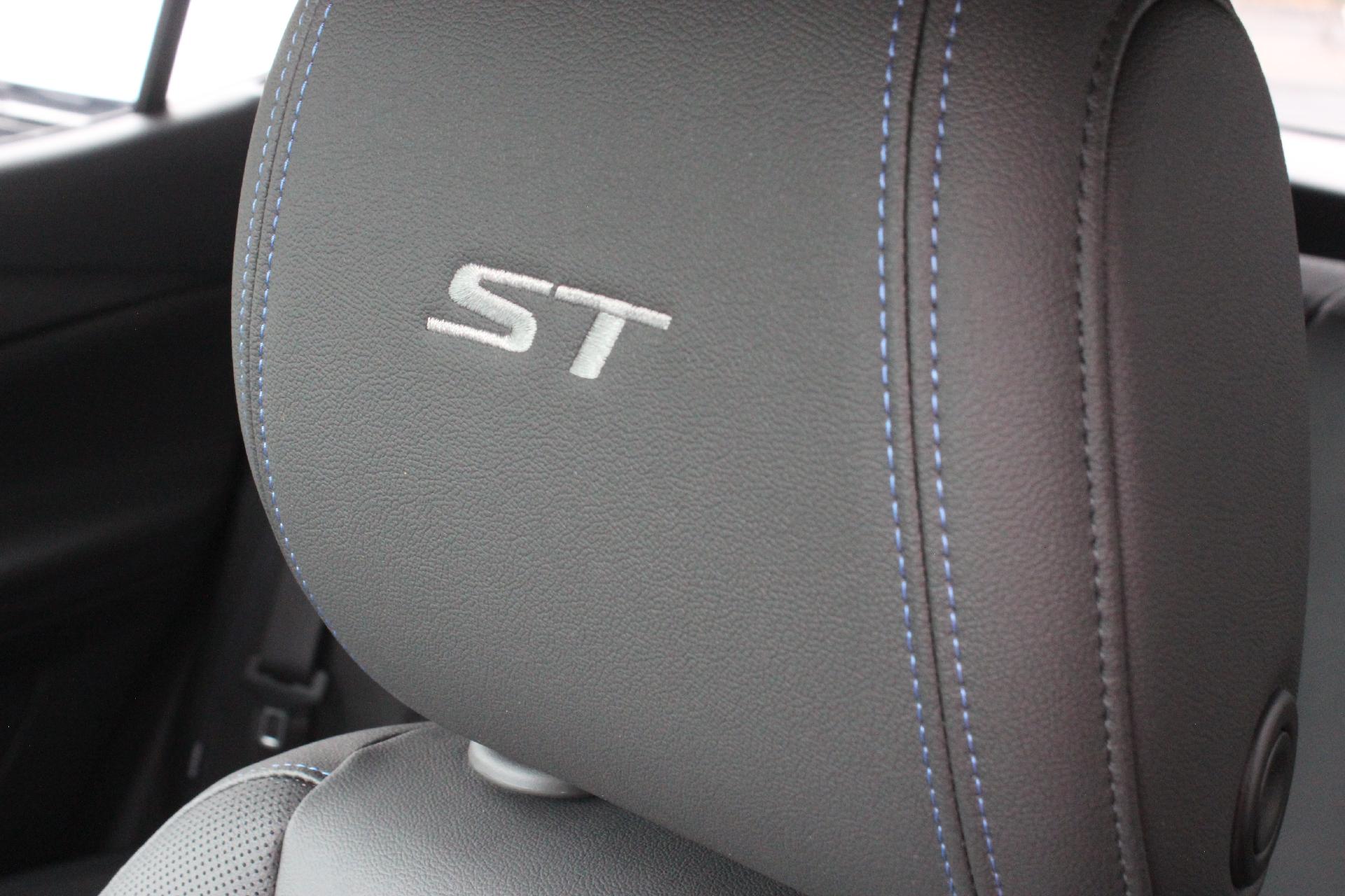 2026 Buick Encore GX Vehicle Photo in AURORA, CO 80012-4011